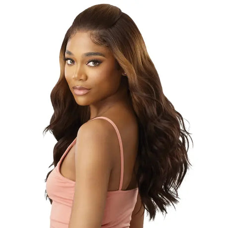 Perruque chatain lace HD body wave longue Outre Jaina