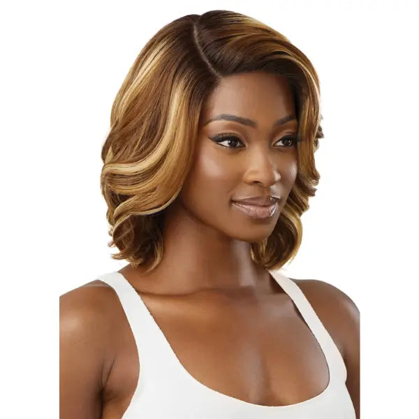 Perruque HD body wave lace bob Caramel Outre Moriah