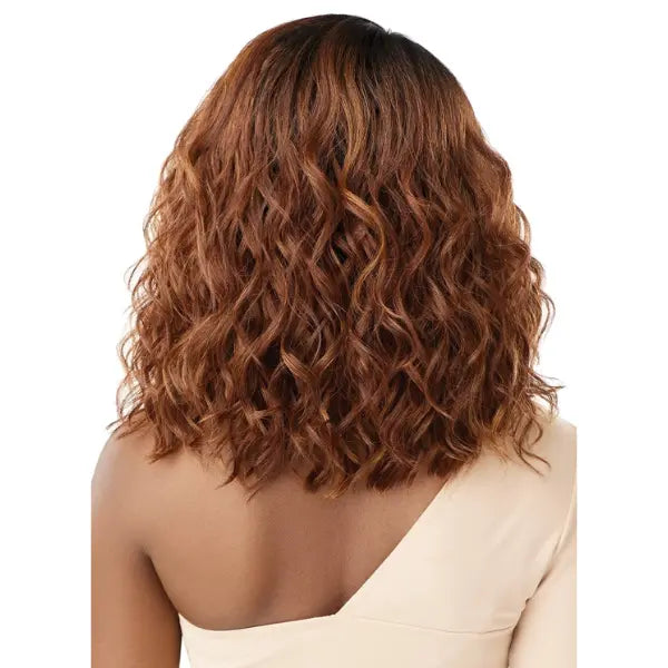 Perruque Lace HD Honey Brown Wavy Bob Outre Lexanne