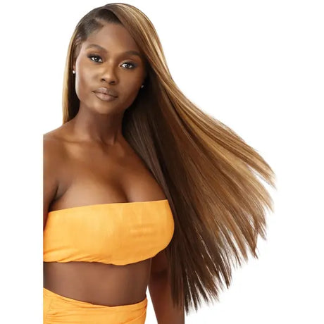 Perruque Lace HD+ 13x6 yaki straight lisse long couleur caramel Outre Airtied Sleek Yaki 28 pouces