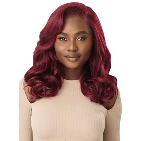 Perruque lace HD wavy mi longue couleur bordeaux Outre Shelby