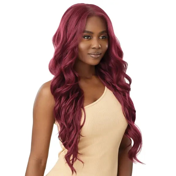 Perruque body wave et longue avec HD full lace 13x6 couleur burgundy Outre Arnell