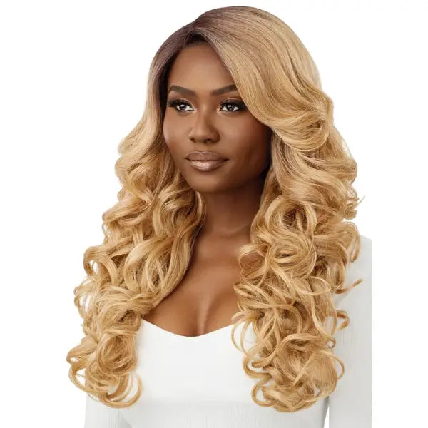 Perruque loose wave lace HD longue blonde Outre Hudson