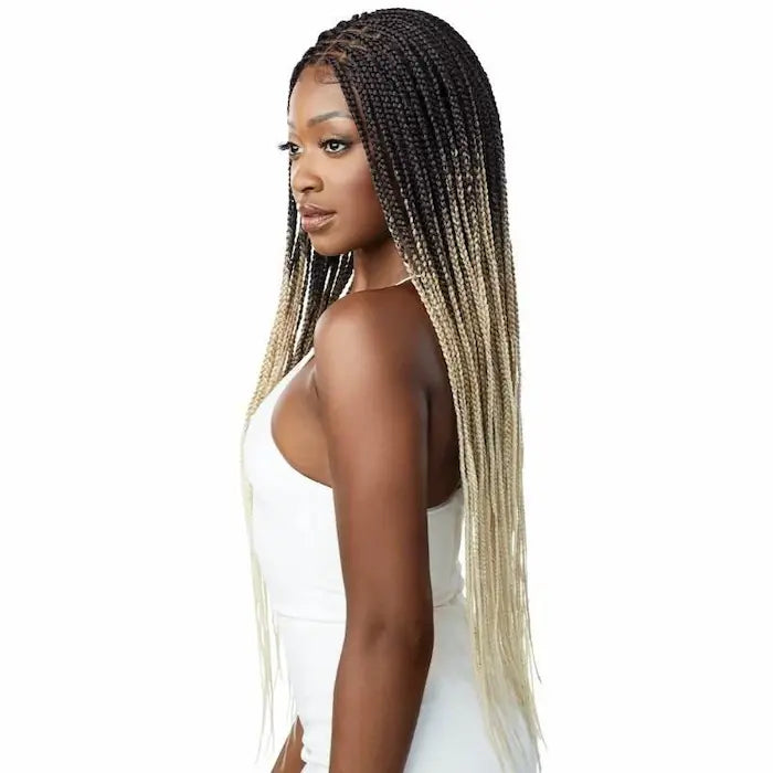 Perruque Tressée avec des braids Lace Transparente HD 13X4 Outré Longueur 28 pouces.