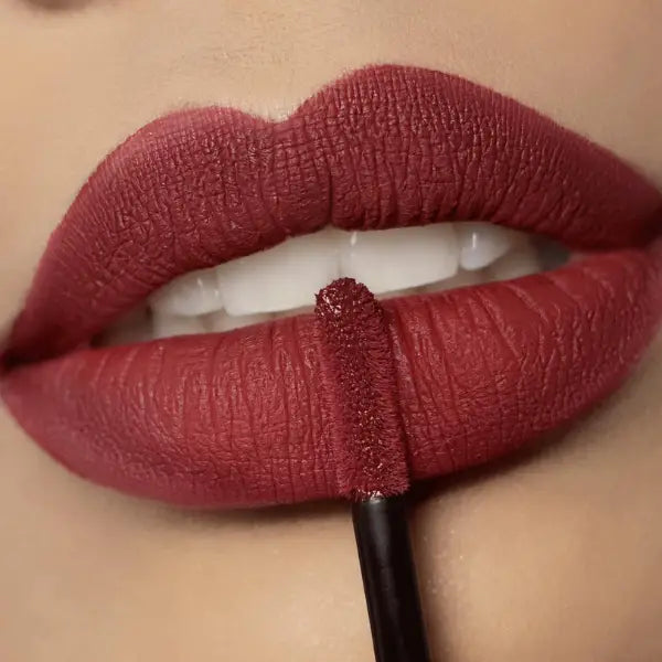 rouge à levre liquide mat vrai rouge 'Pass The Money' Intense Matte Lip Velvet - Sacha Cosmetics