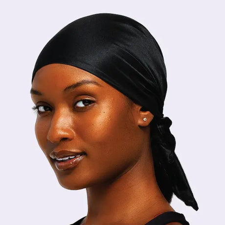 Foulard satin noir cheveux afros, créous, bouclés