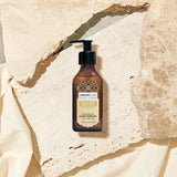 Enrichi en huile d’Argan bio, le sérum protecteur ARGANICARE à l’huile de Ricin Bio aide à renforcer et à restaurer les cheveux secs, fragilisés et abîmés.