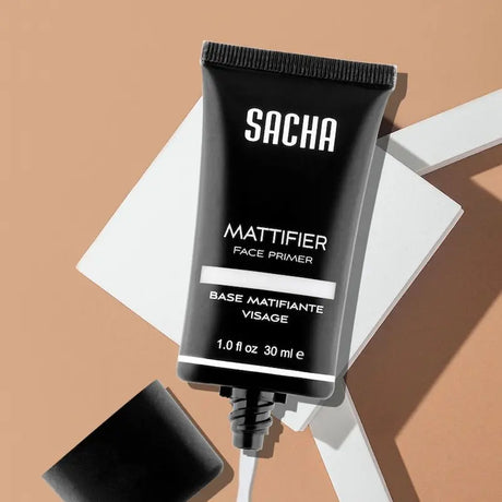 primer pour peau mixte à grasse contrôle l'excès de sébum et à maintient le maquillage. Base matifiante Mattifier Sacha Cosmetics