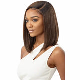 Perruque lace front HD transaprente lisse. Un bob fabriqué avec des cheveux synthétiques haute qualité. Présentée dans la teinte DR/Chocolate Swirl