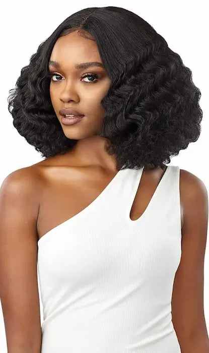 Perruque bob bouclée noire - Lace Front Wig Soleil Outré en teinte 1B