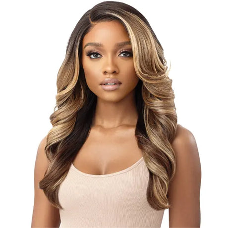 Perruque Lace Front HD Transparent longue ondulée wavy couleur caramel DRFF Caramel Mocha modèle Begonia Melted Hairline Outre