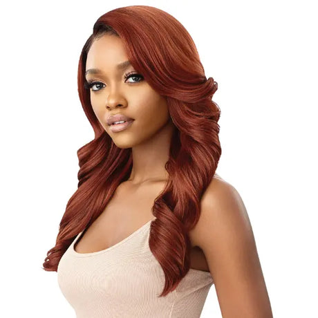 Perruque Ginger Rousse Longue et Wavy, confectionnée avec une Lace front HD Transparent. Modèle Begonia DR2 Cinnamon Spice Melted Hairline Outre