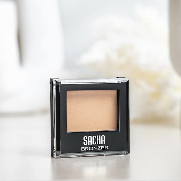 Poudre bronzer highlighter Bedazzled de Sacha Cosmetics