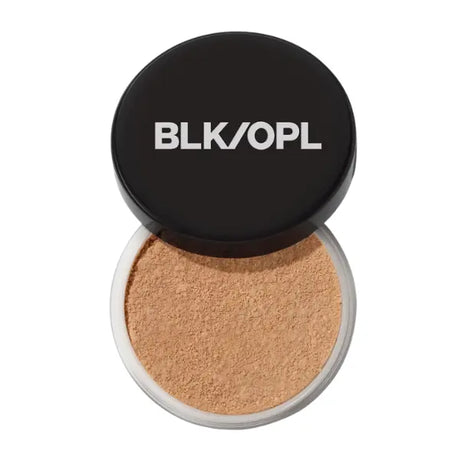 black opal poudre matifiante fini velvet pour peau olive mate et métisse teinte Medium